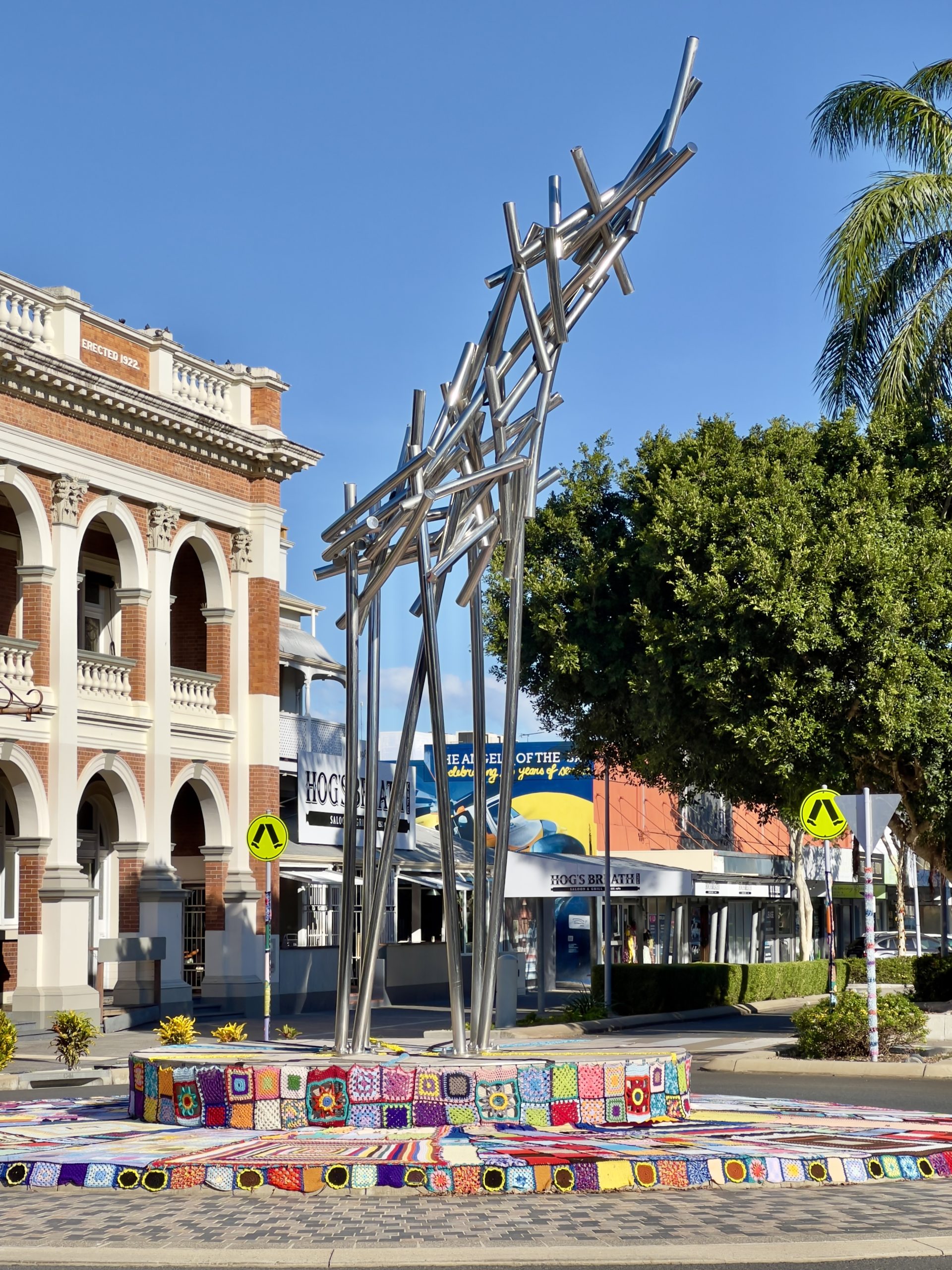 location-img